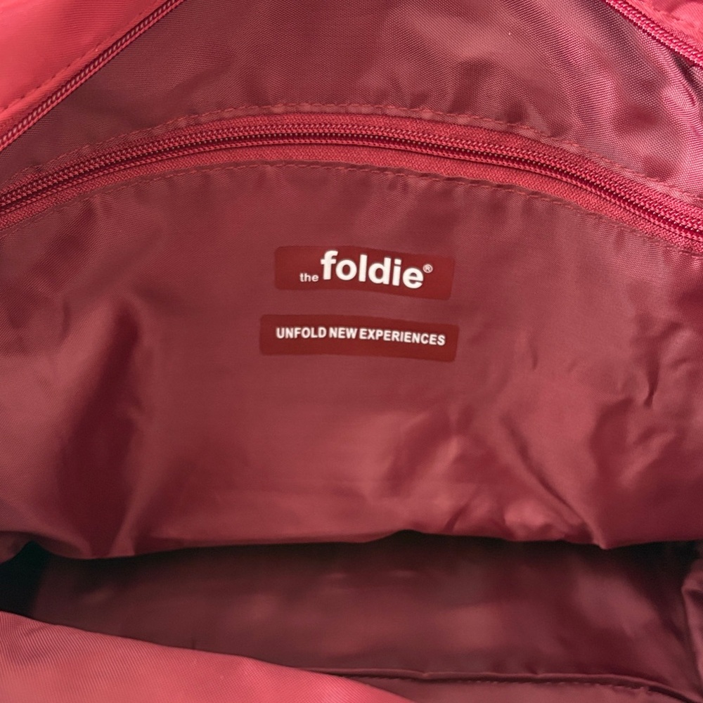 Foldie Travel Bag in Rich Red